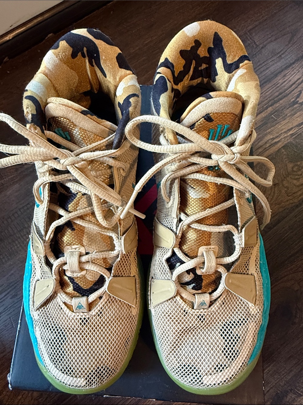 Nike Kyrie 7 Kids Basketball Grain/Aquamarine Youth Size 5Y - EUC